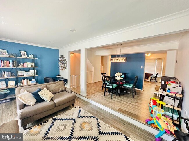 Foto del edificio - 12010 Glen Alden Rd