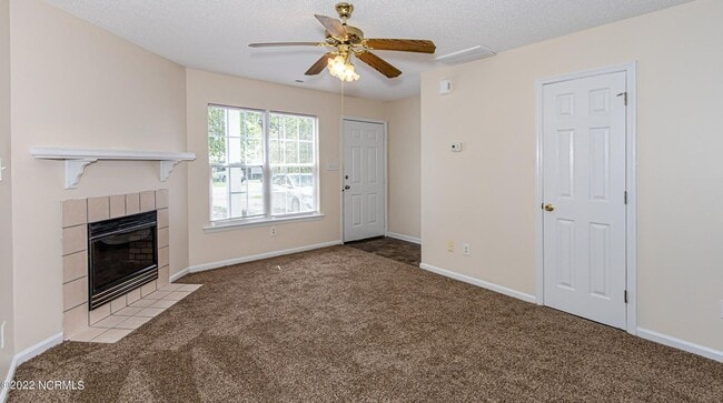 Building Photo - Welcome to Hunter's Creek!