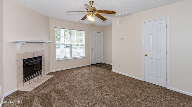 Foto del edificio - Welcome to Hunter's Creek!