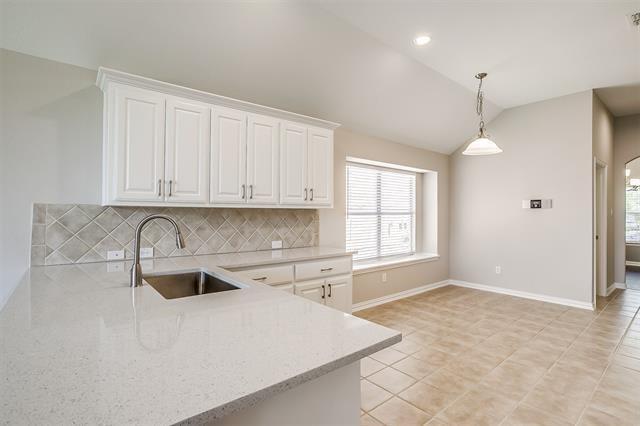 Foto del edificio - 2692 Lake Ridge Dr