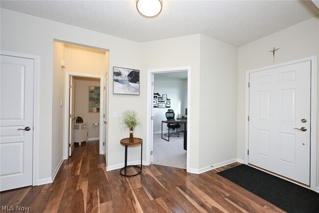 Foto del edificio - 4816 Lake View Dr