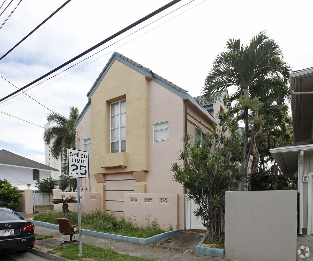 Building Photo - 833 Wiliwili St