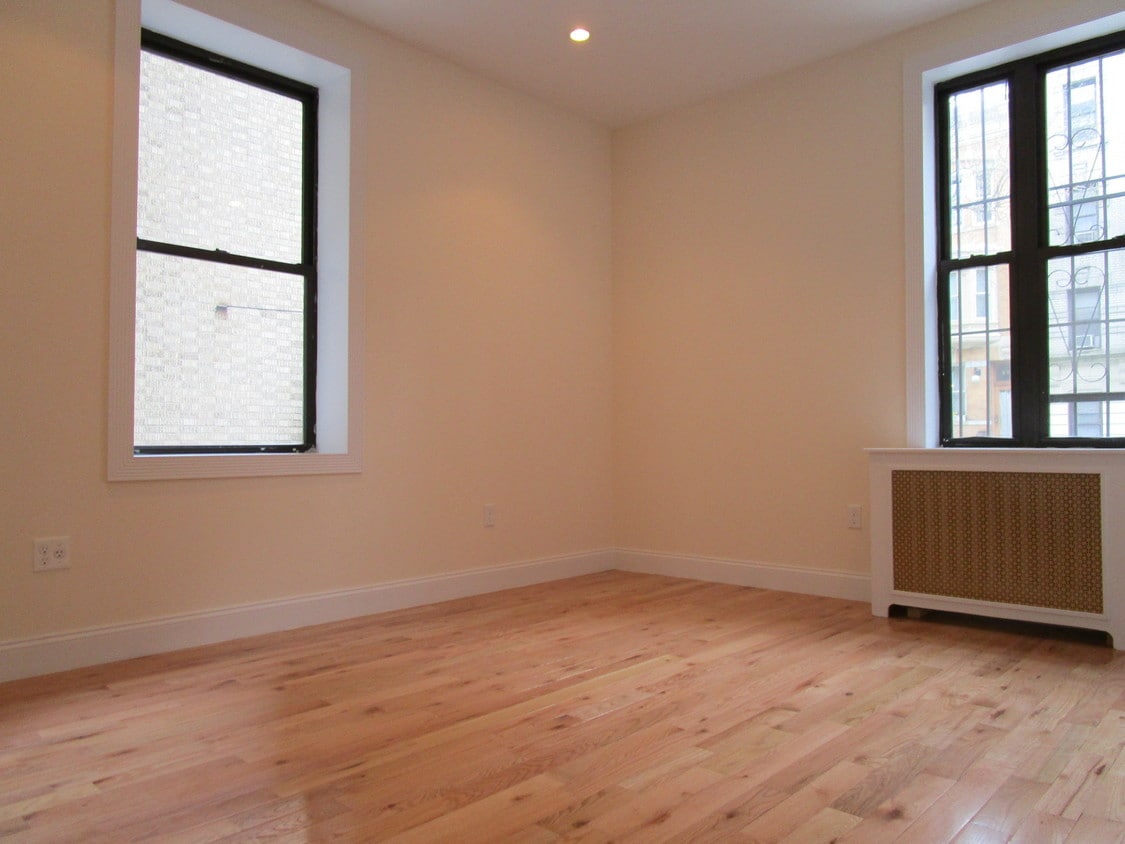 Primary Photo - 609 W 196th St