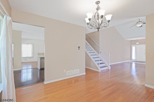 Building Photo - 43 Huntley Way