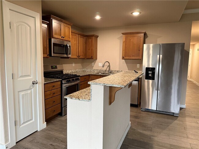 Building Photo - 522 Vee St