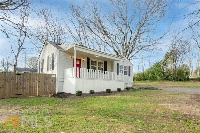 Building Photo - 141 Ayers Ave