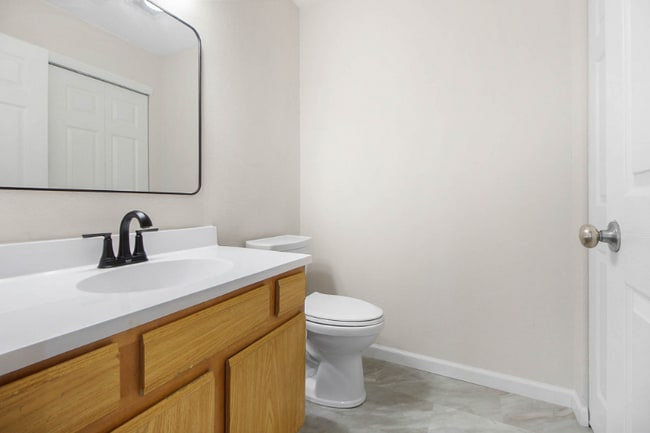 Foto del edificio - 1504 Cornerstone Ct