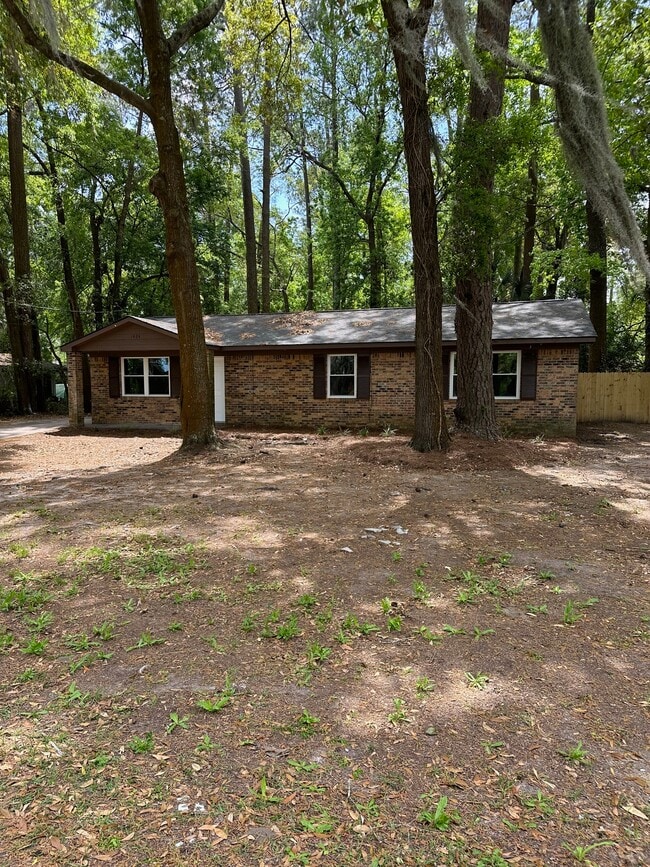 Building Photo - 1424 Whitfield Park Cir