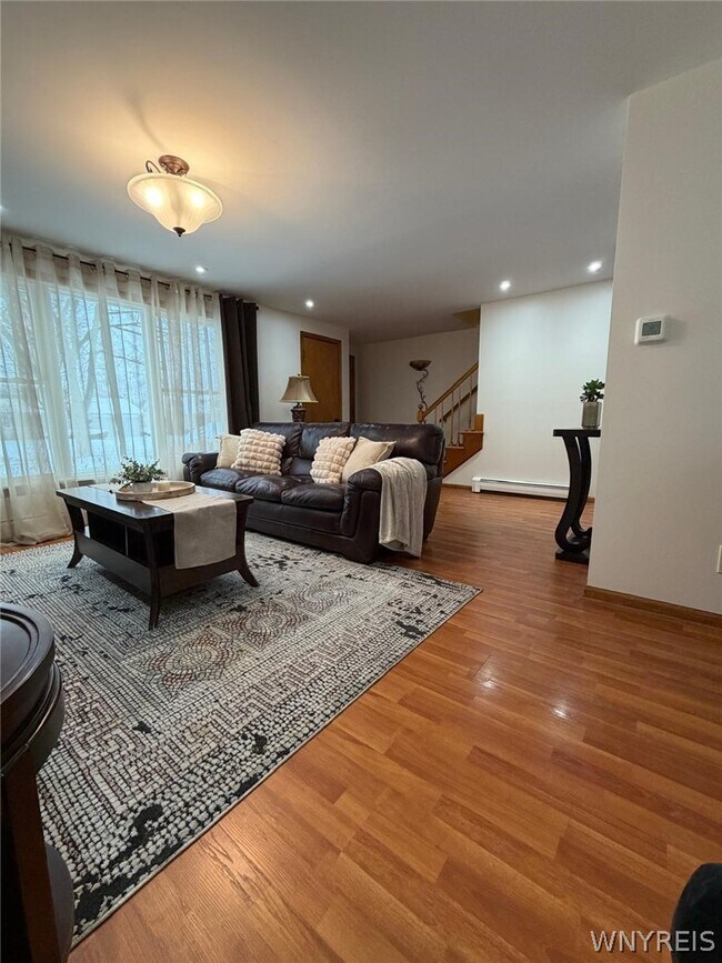 Foto del edificio - 114 Ayrault Dr