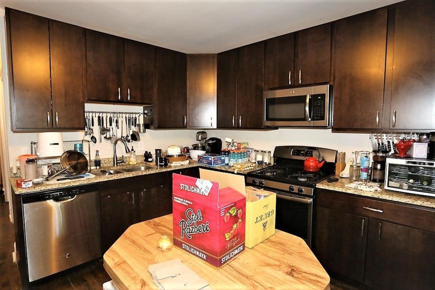 Foto principal - 3 bedroom in Chicago IL 60625