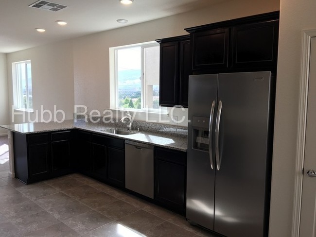 Building Photo - Brand New with Views !! - 3 Bedroom Townhouse