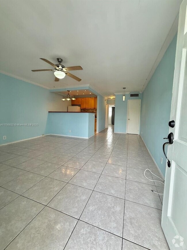 Building Photo - 467 Golden Isles Dr