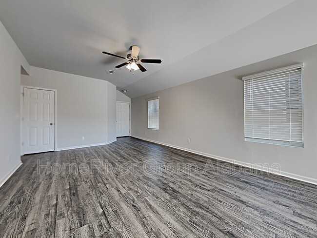 Building Photo - 12400 Waterbury Dr