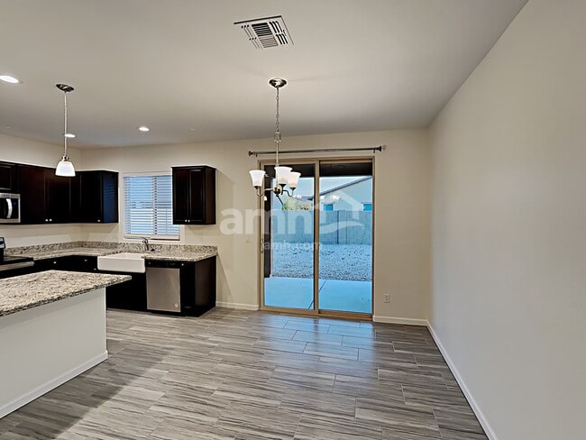 Foto del edificio - 1709 E Primavera Way