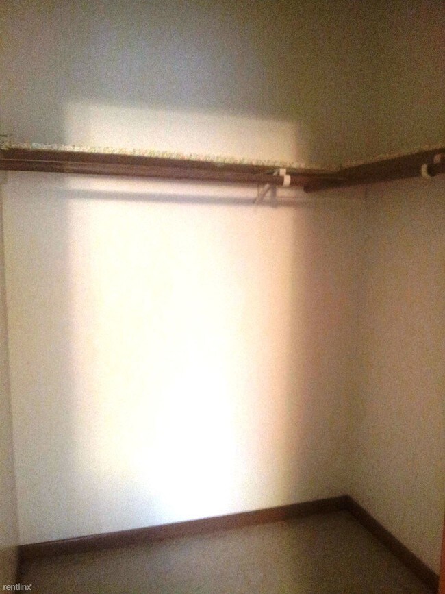 Foto del edificio - 221 Huth St