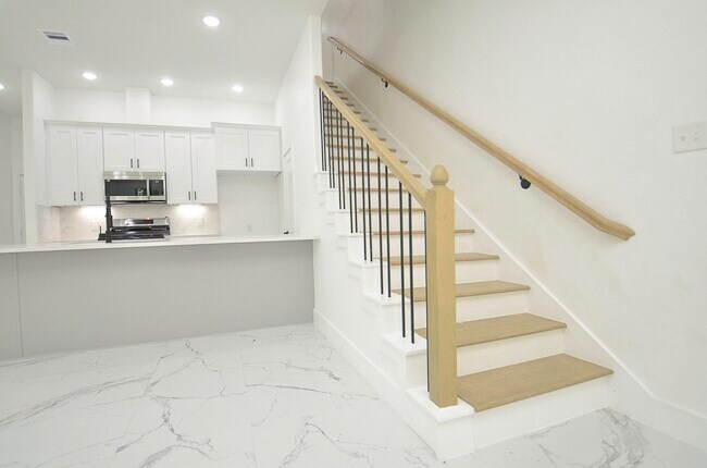 Foto del edificio - 9312 Waller St