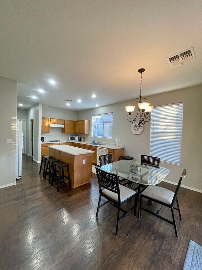Building Photo - 16474 W Remuda Dr