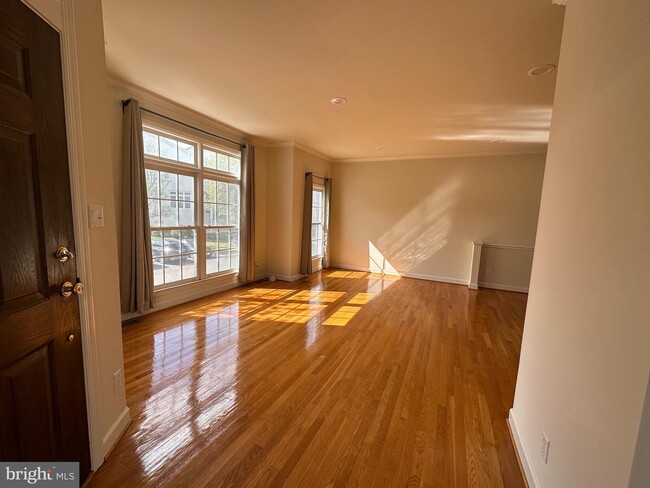 Building Photo - 12800 Dogwood Hills Ln