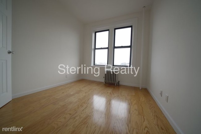 Building Photo - 31-75 35th St