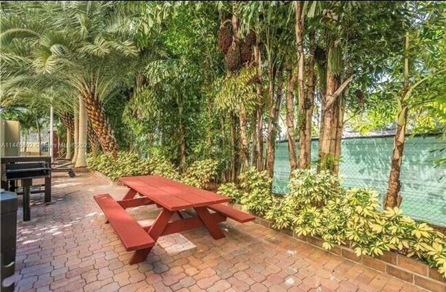Building Photo - 3500 Coral Way