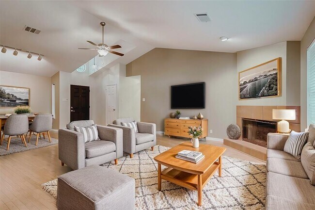 Building Photo - 3005 Foxton Cove