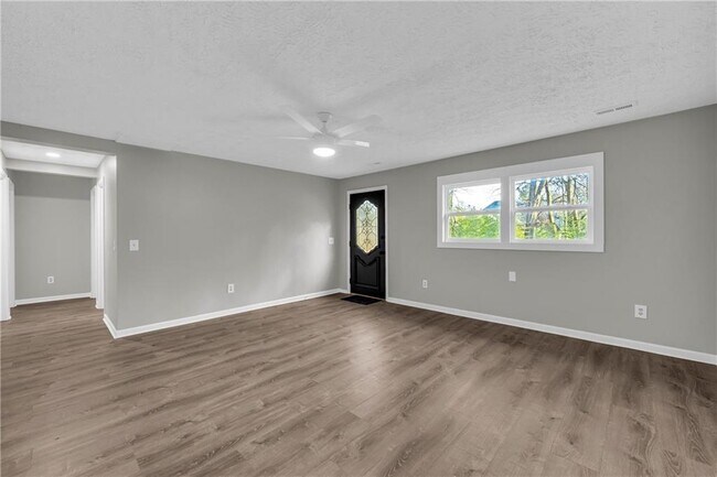 Foto del edificio - 2360 Dr Bramblett Rd