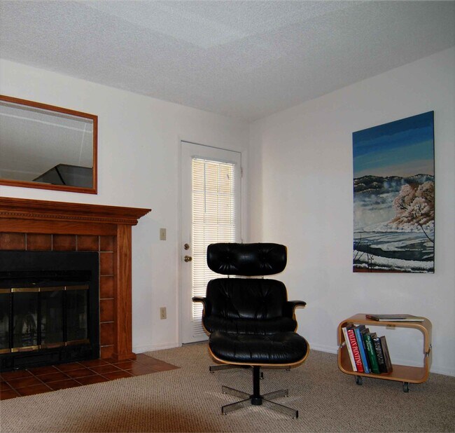Building Photo - 432 Pheasant Run