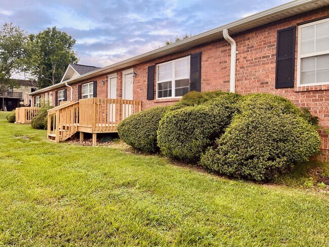 Foto del edificio - 1 Bedroom / 1.5 Bath with Garage in Gray, TN!