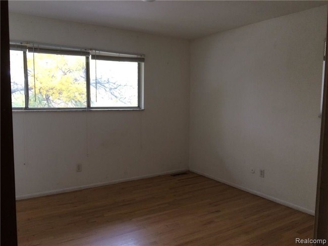 Building Photo - 4820 Briarwood Ave