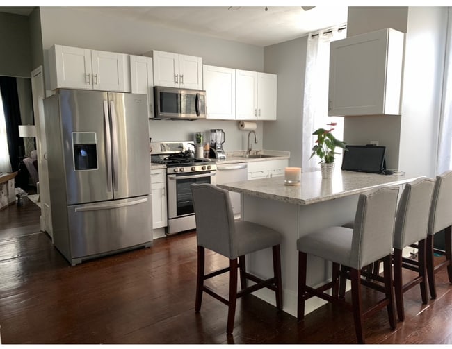 Foto del edificio - 1715 Chalkstone Ave
