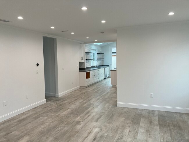 Building Photo - 5752 W 85th Pl