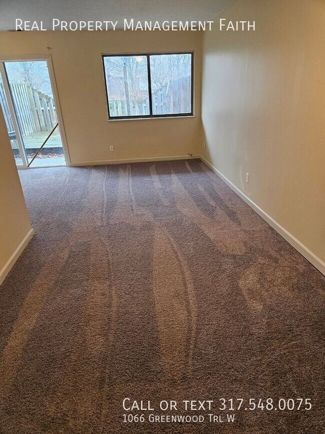 Foto del edificio - 1066 Greenwood Trail W Dr