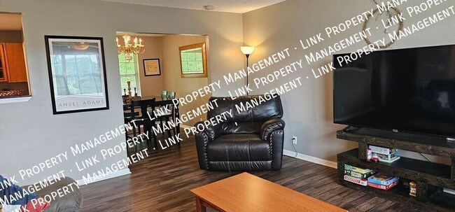 Building Photo - 2433 Meade Cir