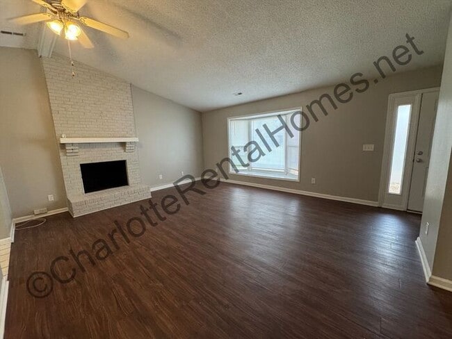 Foto del edificio - Nice 3 bedroom 2 bathroom home in Charlotte!