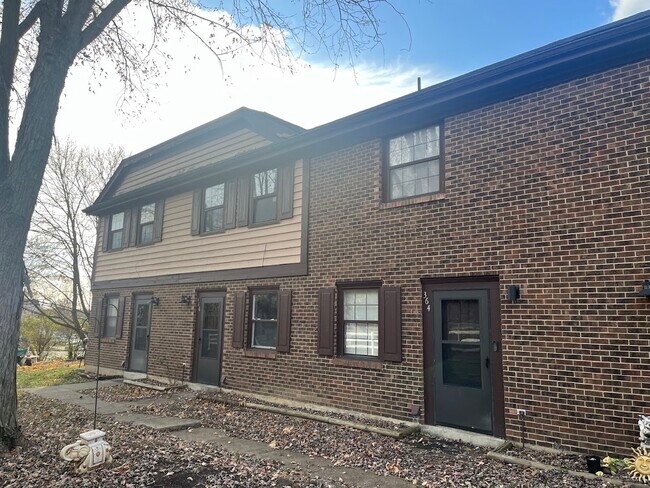 Foto del edificio - 368-368 Windsor Park Dr