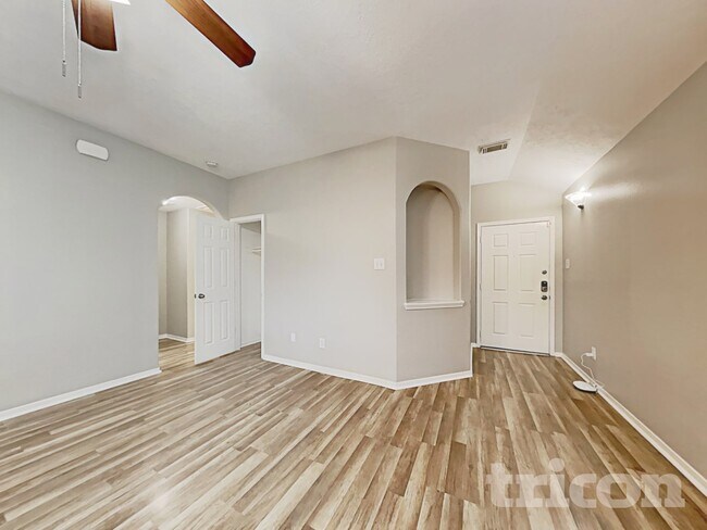 Building Photo - 315 Annatto Ln