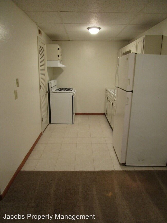 Building Photo - 6180 Circle Dr