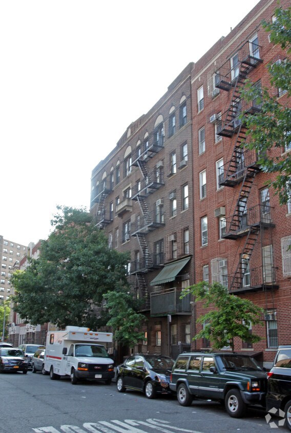 Building Photo - 198 Wilson St