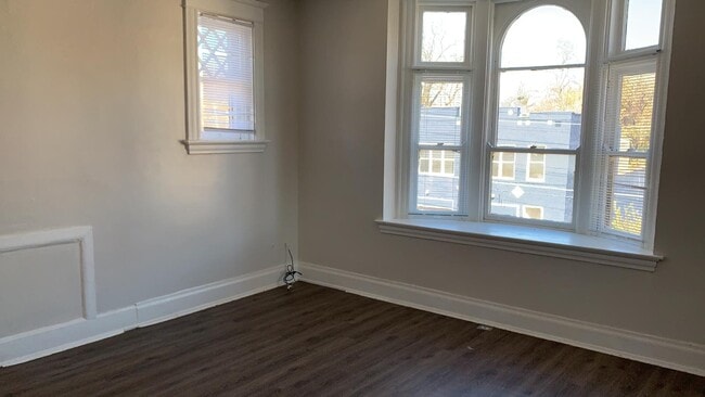 Building Photo - 671 Glenwood Ave