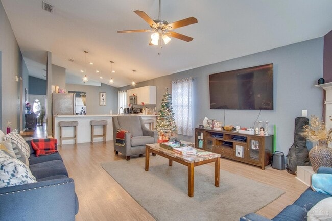 Foto del edificio - 2005 Tujaques Pl