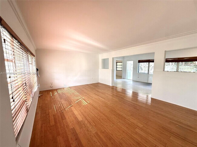 Foto del edificio - 845 Fairway Dr