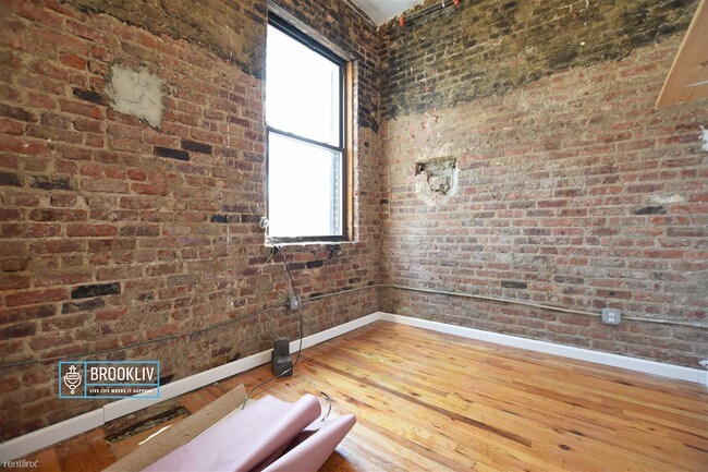 Building Photo - 1131 Myrtle Ave