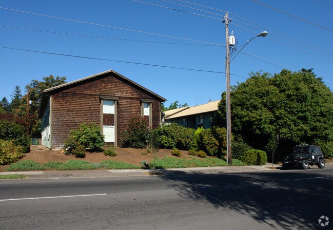 Foto del edificio - 1535-1575 Commercial St SE