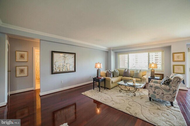 Foto del edificio - 4201 Cathedral Ave NW