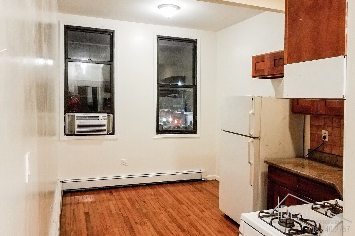 Primary Photo - 583 Lafayette Ave