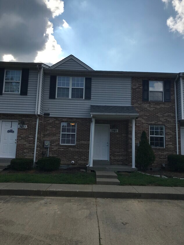 3914 Wolf Crk, Amelia, OH 45102 Townhome Rentals in Amelia OH