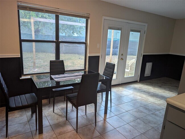 Foto del edificio - 1201 Doreen Ct