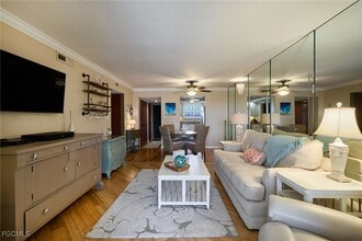 Building Photo - 2121 Collier Ave