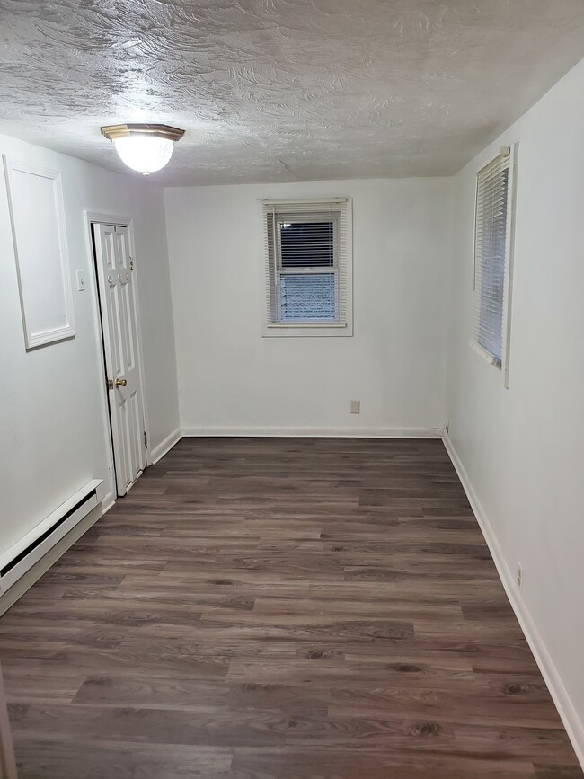 Building Photo - 811 Alexandria Pike