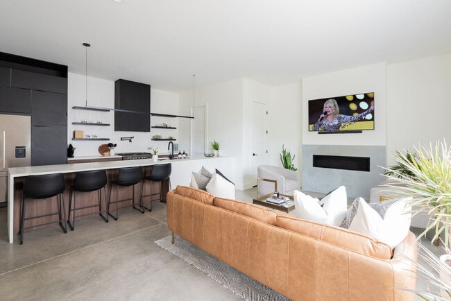 Foto del edificio - 1108B Wade Ave